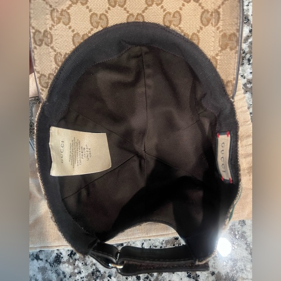 Gucci cap for sale, worn 1x in absolutely amazing condition w/ all accessories. - Picture 6 of 6